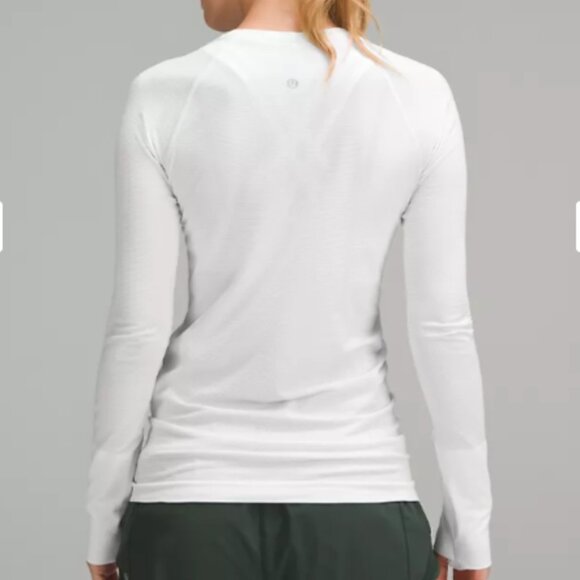 LULULEMON white Swifty Tech yoga top, size 4 - Picture 3 of 4